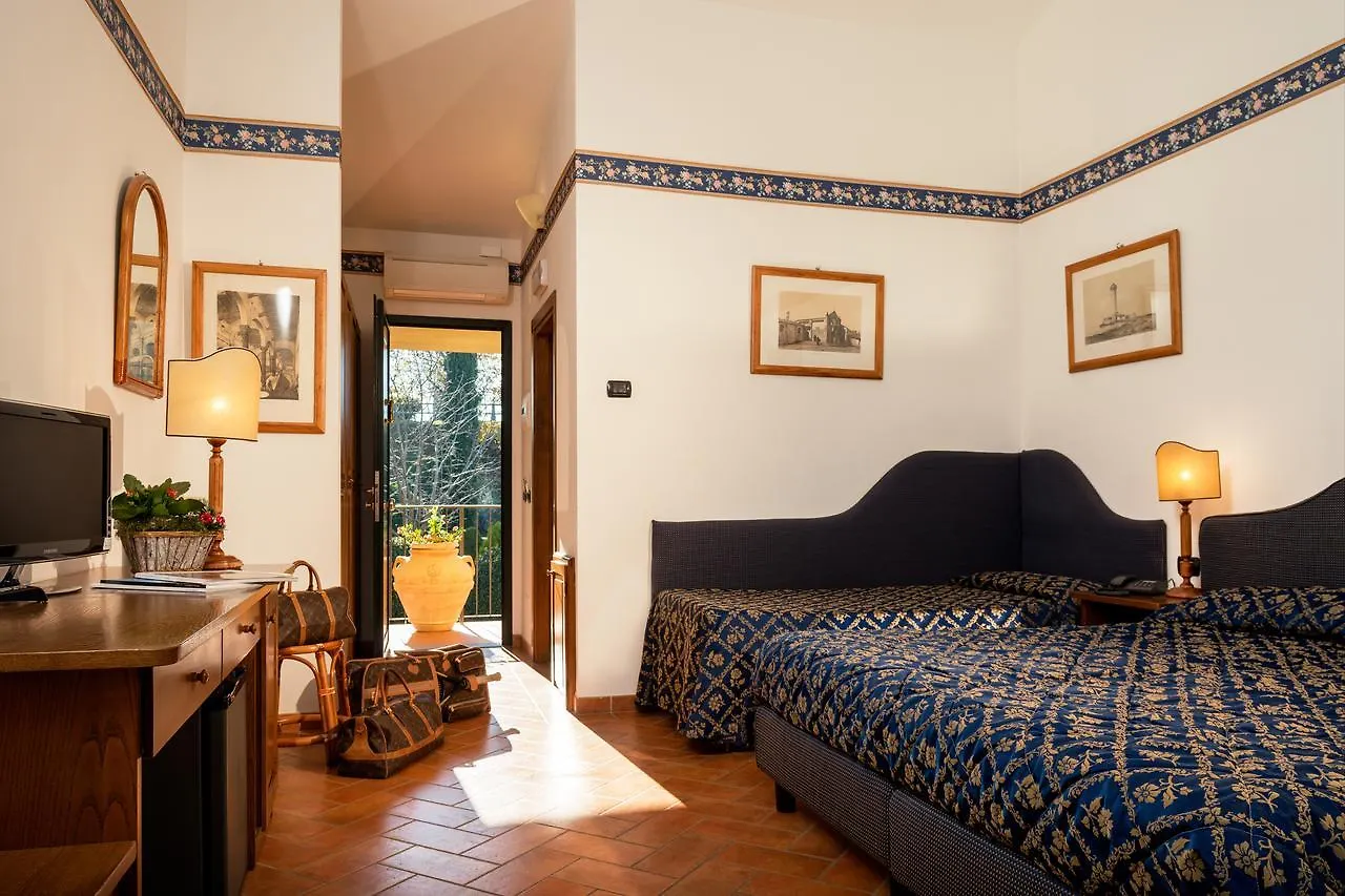La Piazza Di San Donato Aparthotel Reggello